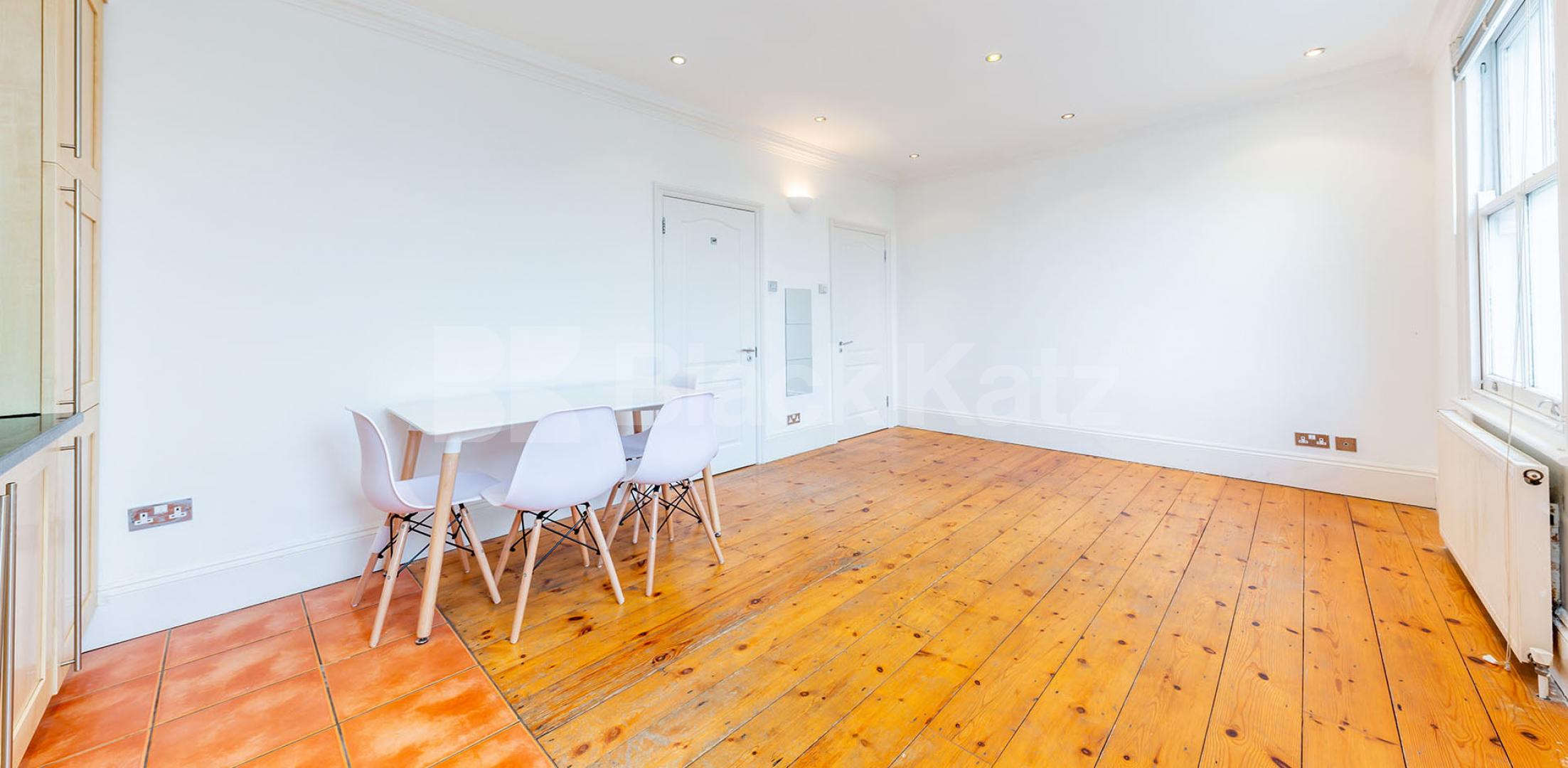 			MODERN ONE BED WITH ROOF TERRACE!, 1 Bedroom, 1 bath, 1 reception Flat			 Tollington Way, HOLLOWAY